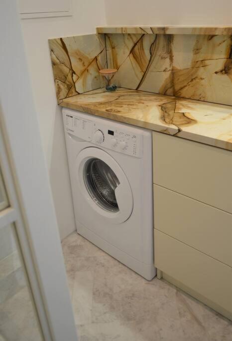 Luxury Apartment With A Balcony And View In Riga Old Town Eksteriør bilde