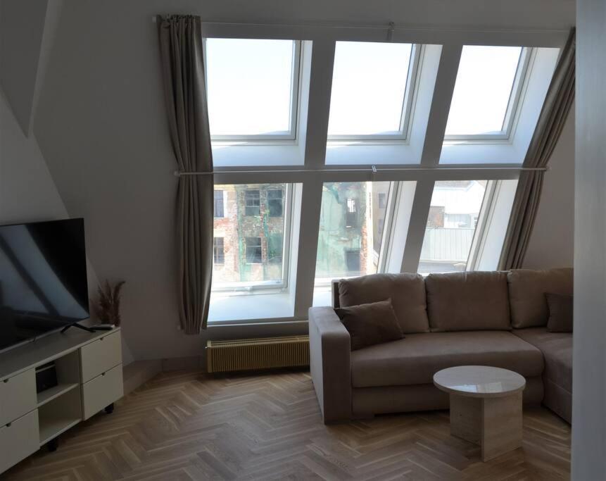 Luxury Apartment With A Balcony And View In Riga Old Town Eksteriør bilde