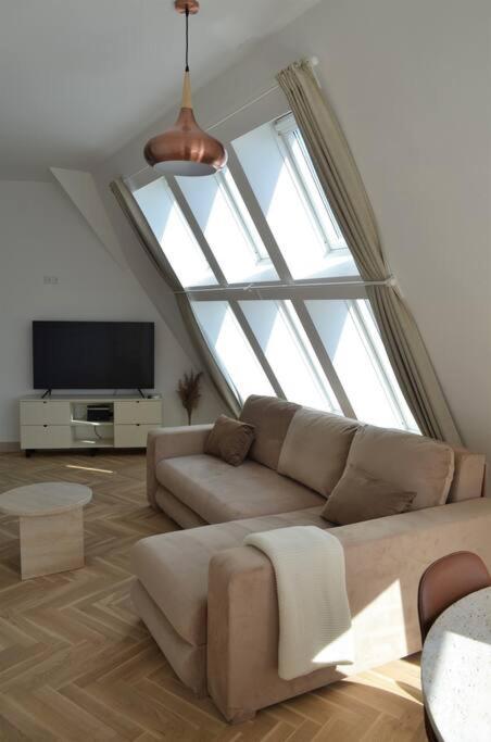 Luxury Apartment With A Balcony And View In Riga Old Town Eksteriør bilde