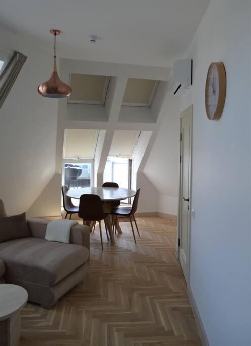Luxury Apartment With A Balcony And View In Riga Old Town Eksteriør bilde