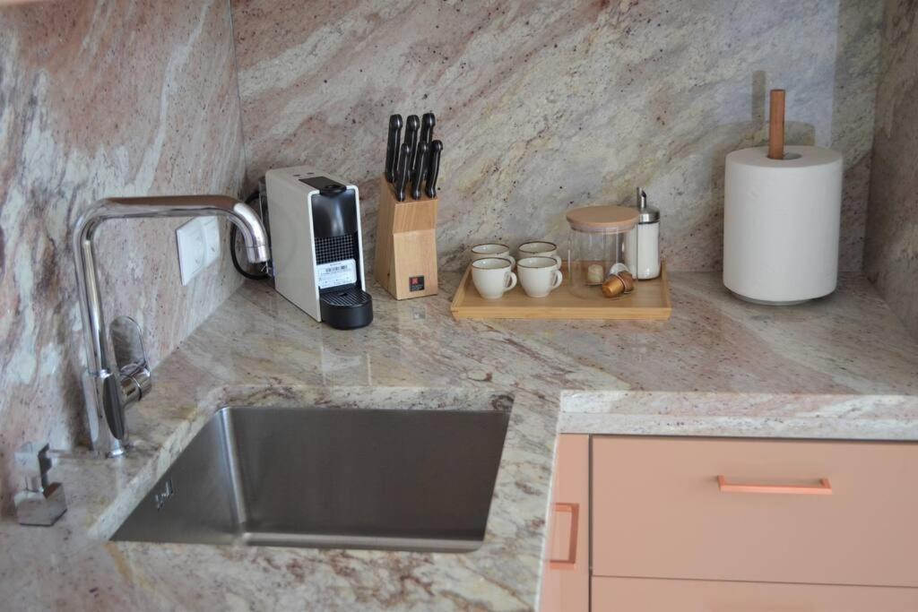 Luxury Apartment With A Balcony And View In Riga Old Town Eksteriør bilde