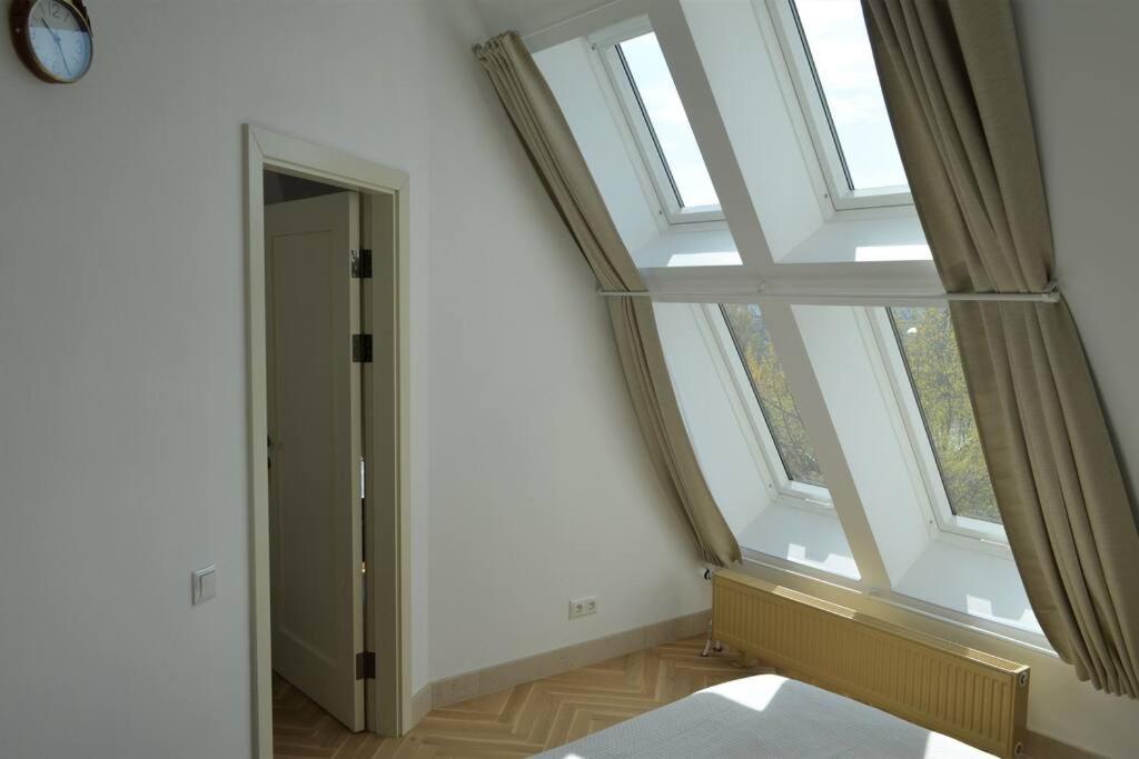 Luxury Apartment With A Balcony And View In Riga Old Town Eksteriør bilde