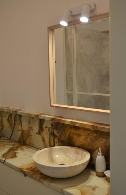 Luxury Apartment With A Balcony And View In Riga Old Town Eksteriør bilde