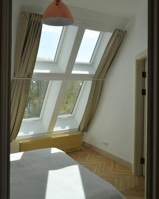 Luxury Apartment With A Balcony And View In Riga Old Town Eksteriør bilde